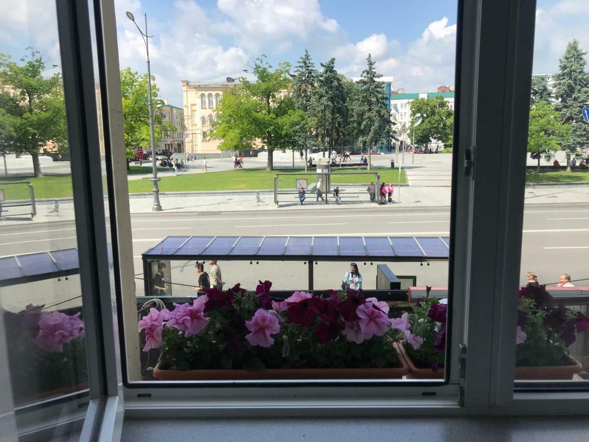 Modern Luxury In The Center Of At Konstitutsii Square Kharkiv
