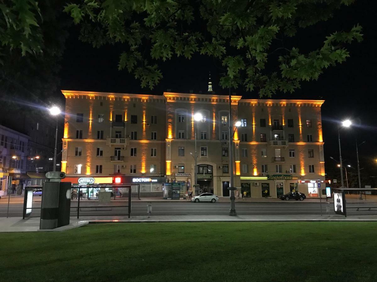 Modern Luxury In The Center Of At Konstitutsii Square Apartment